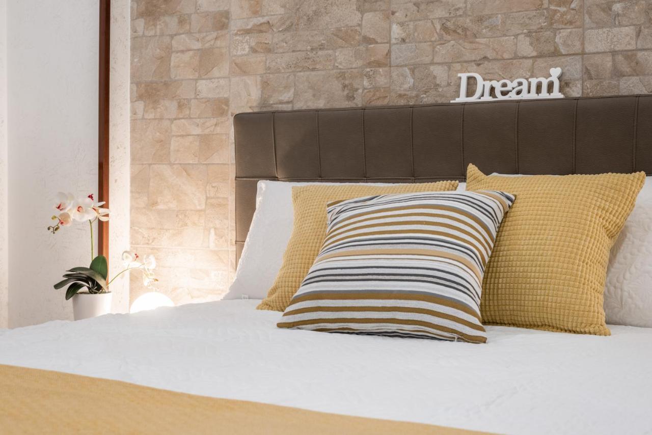 Yhellow Home Comfy Apartment Бари Экстерьер фото